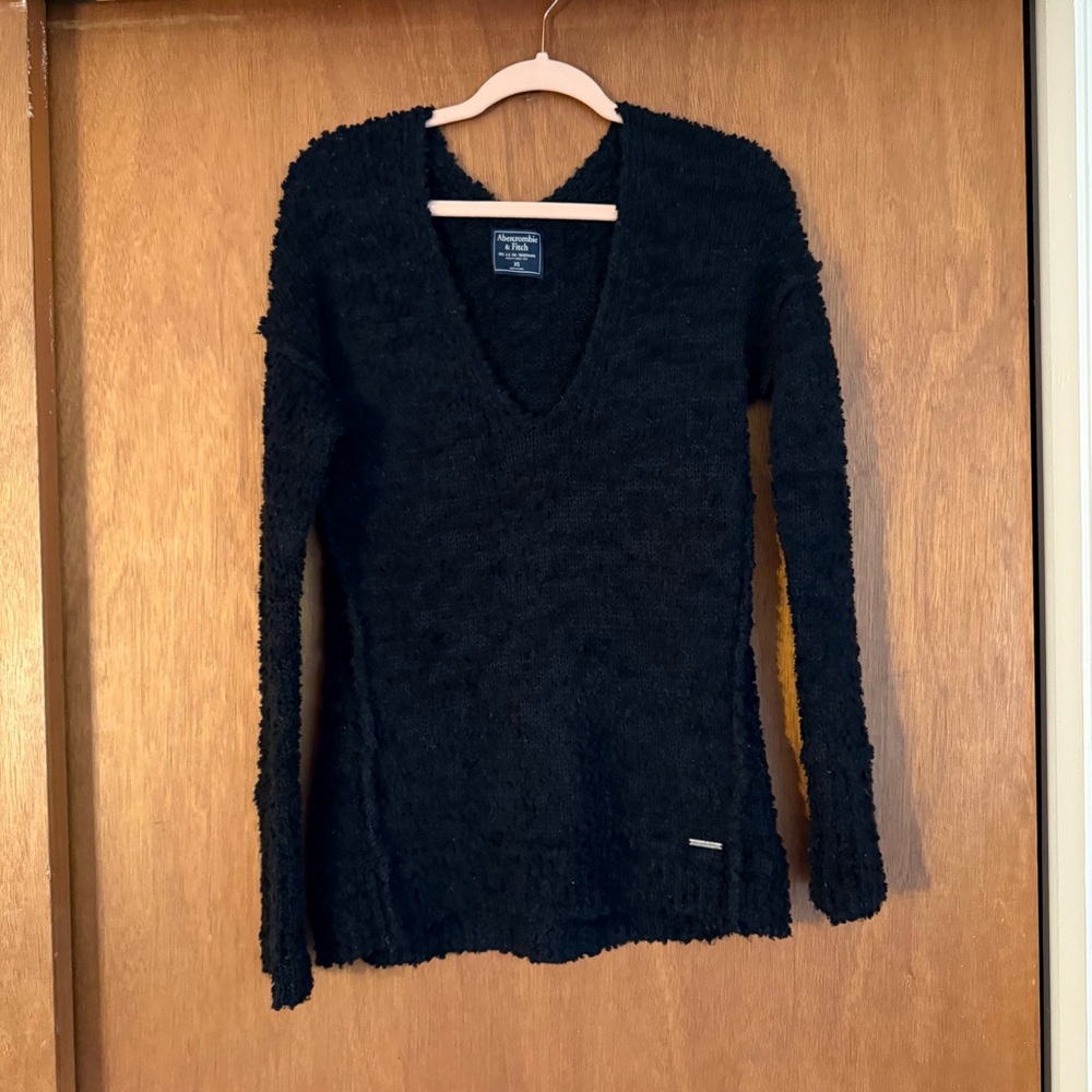 Abercrombie & Fitch womens XS Black fuzzy lounge sweater cozy Normcore V neck